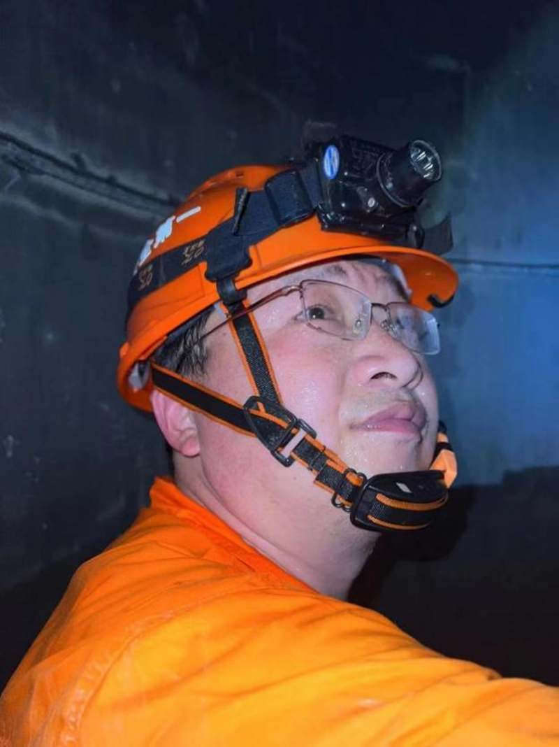   瀘天化弘旭檢測(cè)員工的另類(lèi)“開(kāi)擺”與“躺平”--瀘天化弘旭公司檢測(cè)中心海天化大修側(cè)記(圖4)