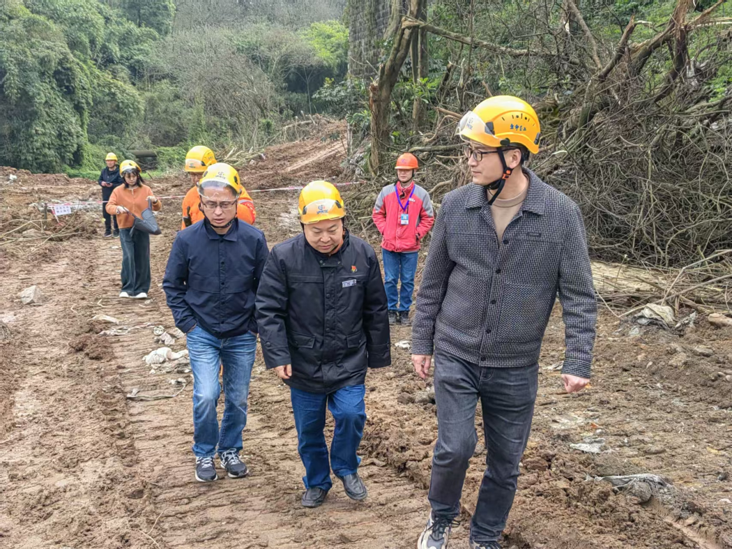 ?瀘天化集團(tuán)安全生產(chǎn)專項(xiàng)督導(dǎo)組赴弘旭公司開(kāi)展實(shí)地檢查(圖4)