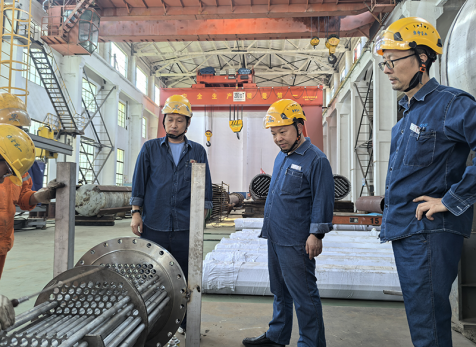 弘旭公司總經(jīng)理劉小東帶隊督導設備制造安全生產(chǎn)專項檢查